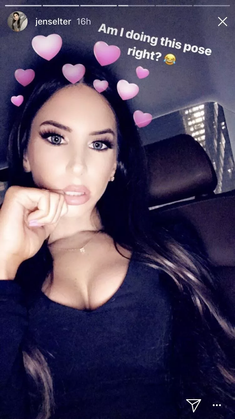 Great cleavage in her IG story posted by youngandhung94