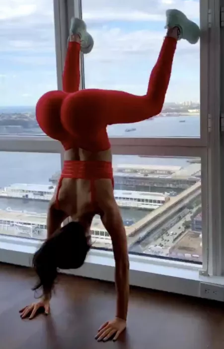 Great handstand peach by herbdizzle03