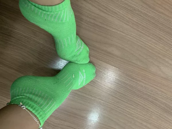 Green by princessjasminefeet1