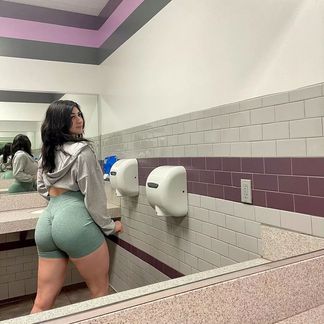 Green posted by civilrainy