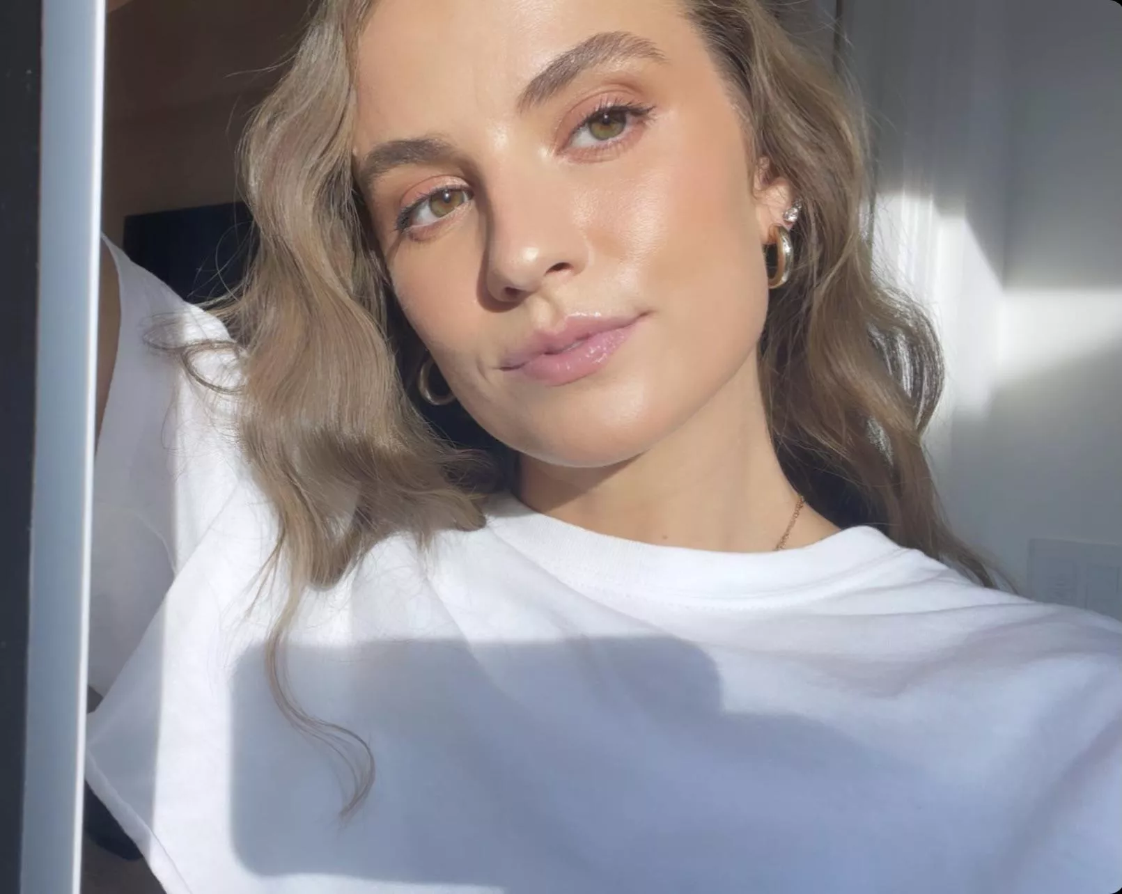 Green eyes posted by TheNextBlGThing