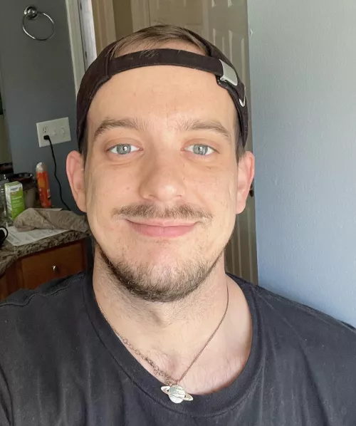 Green eyes and good vibes by JubJub3155