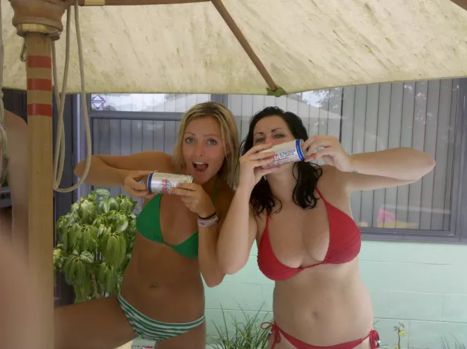 Green or Red? [2] by Chumwithrum78