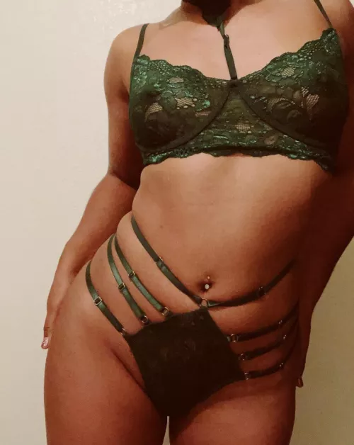 Green with envy by bkoi11