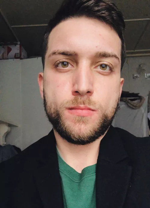 Greetings 👋🏼 by 420catnip_