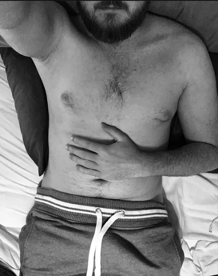 Grey sweatpants delivering the goods by publicbulge2