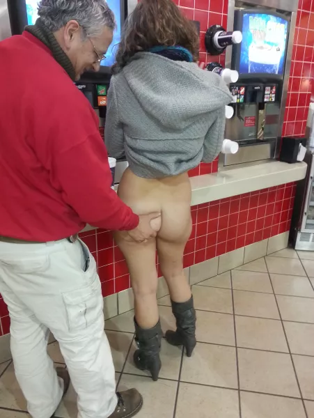 Groped by clerk by redxx81