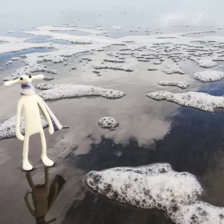 Grubb in the surf by jedsevard