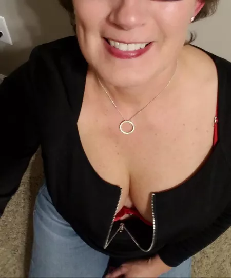 Guess I should zip up before I go into class 😈 by deedee69x2