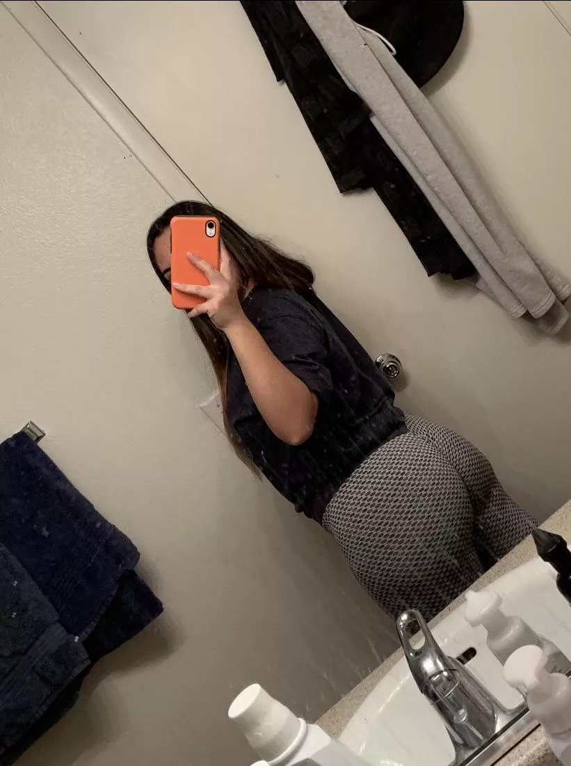 Guess what color my thong is 🍑💦😋 posted by Tinyabbie