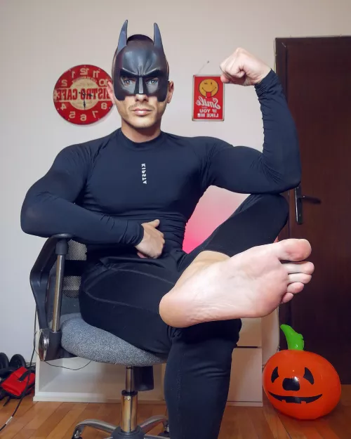 Guess what I will be for HALLOWEEN? 🎃🦇 by Leoken91