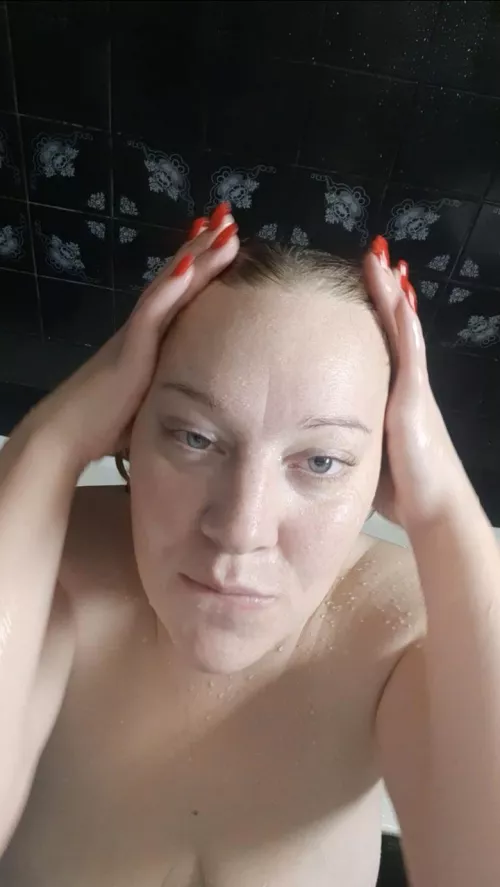 Guess where I am more wet 😉 by Alicia_funfeet