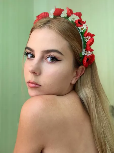 Guess who is in porn😉 by werddonx