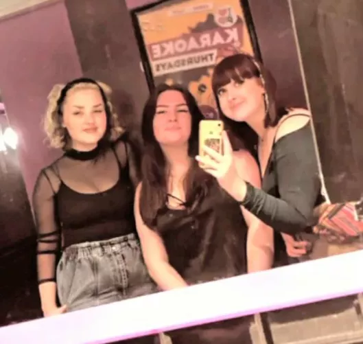 Guess who it is by Purplewind77