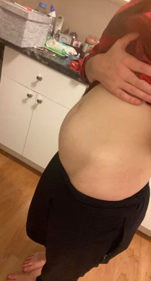 Guess who just got pregnant. I want you to follow my sexy journey 😘😘 by Nathhiri