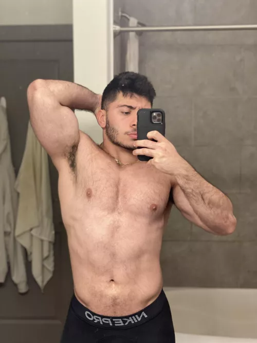 Guess who’s back? Masters back. by ShroomsNSnow