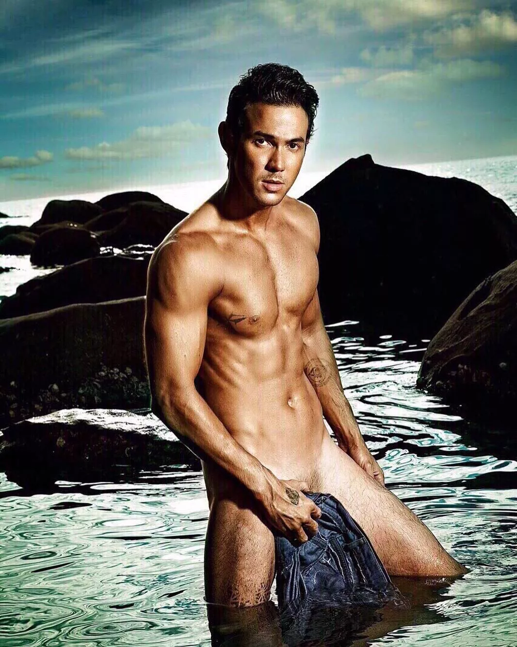 Gumpun Eakpraphon posted by MarsNirgal