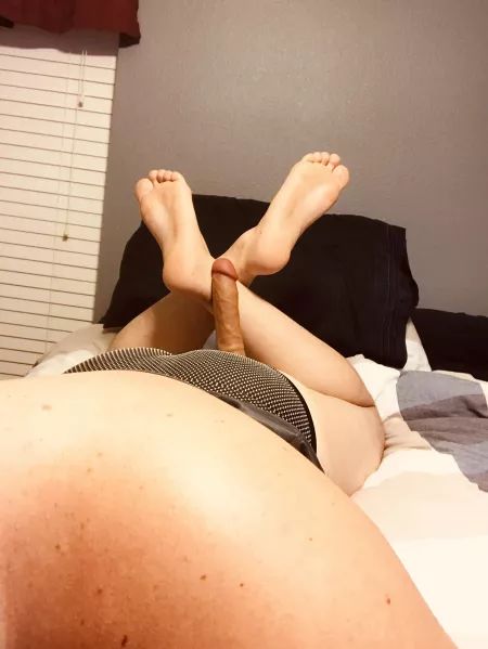 Guys… I’m so horny right now..I wish I had someone over to play with me😈 check out my 4myfans for exclusive content. Link in my comment section. by toetarantino