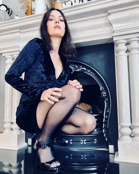 Gwenno Saunders by Upset_Swordfish977