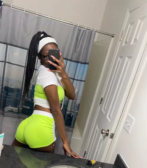 gym built booty by bbneedsattenn