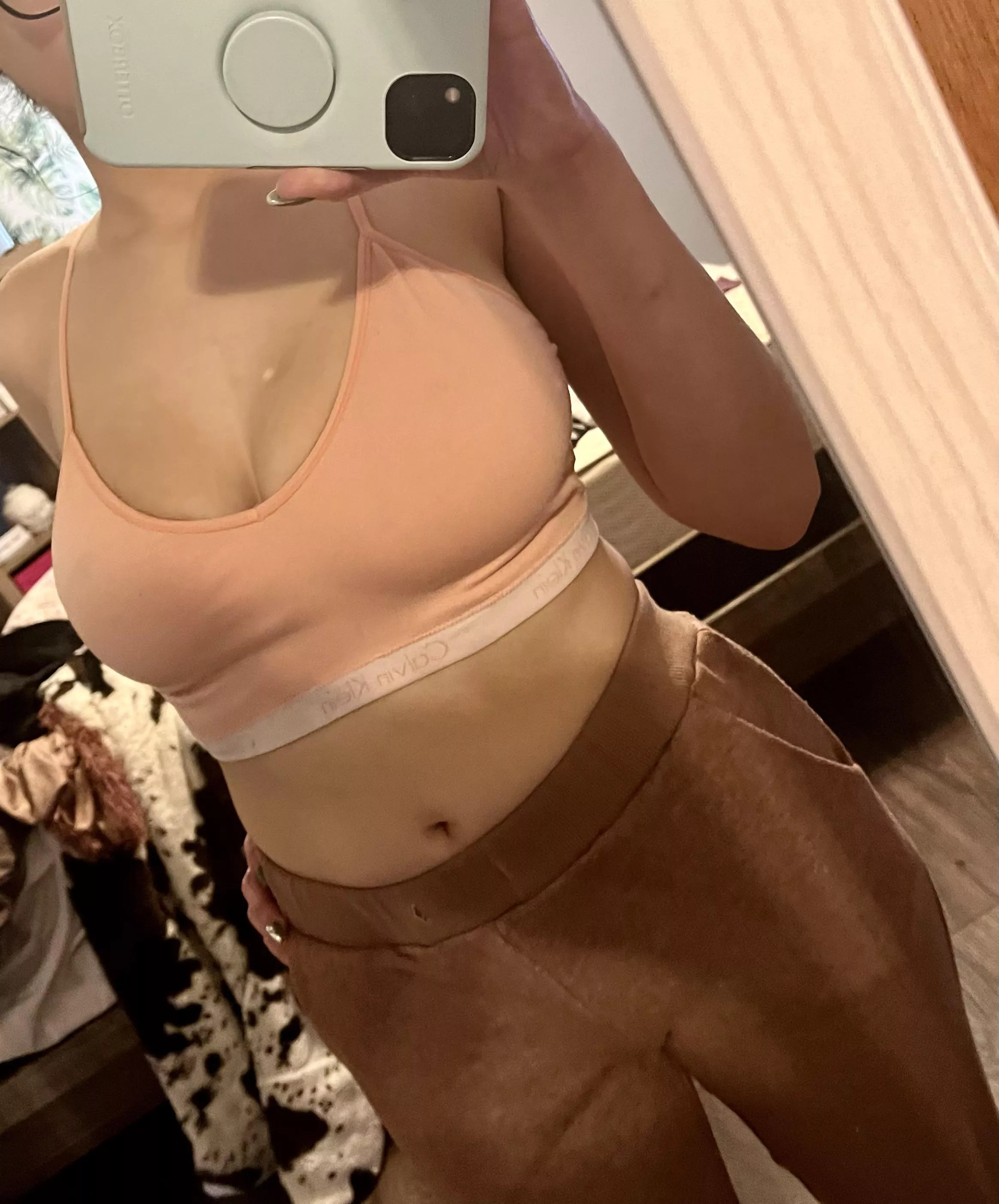 Gym fit 😏 posted by alexiaaddict