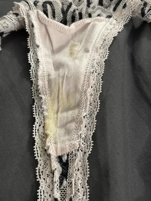 Gym has been tough 😤 dm me if you’re interested ❤️ by ReyBaex