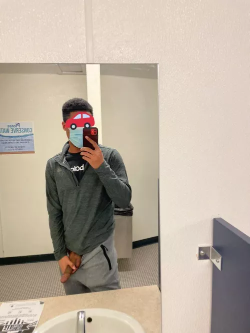 Gym lockeroom ;) by blainerossi