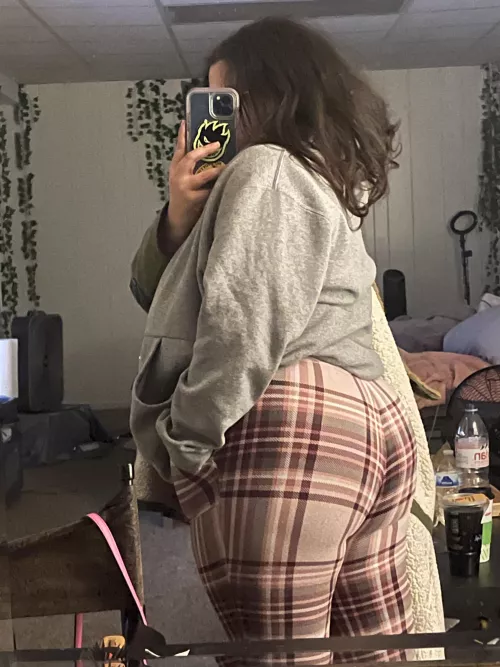 gym progress hehe 🏋️‍♀️ by bumblebeece