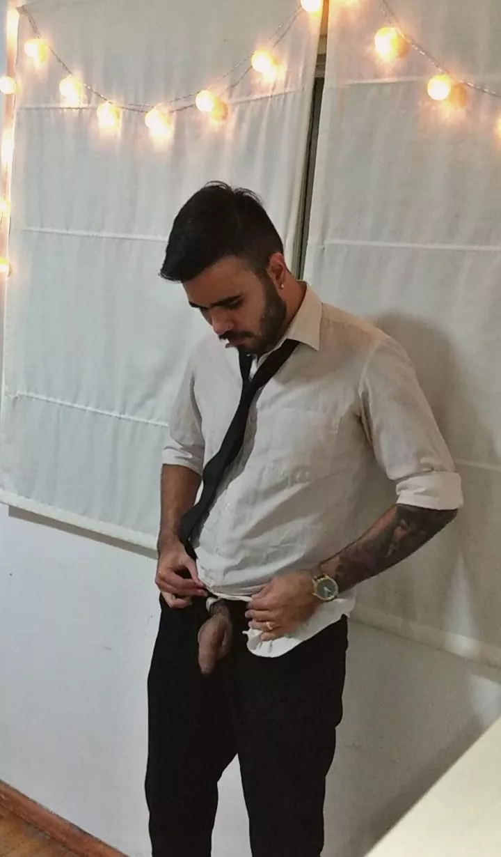 [H] Who helps me take off my pants? 🙏😏💭🔥🔥 posted by NonQuestions