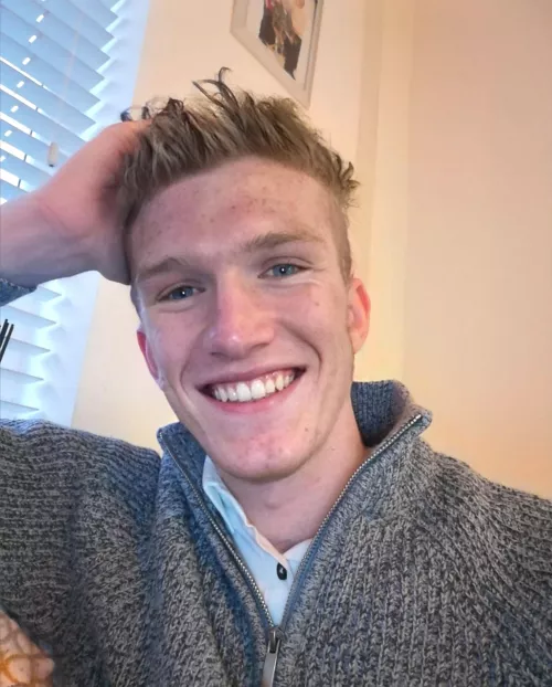 Had a hangover most of the day but feeling better now by oskarmercury