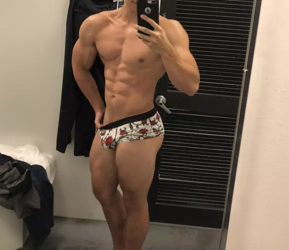 Had a snap a pic in the dressing room 🌹 by jjjkkkthrowaway