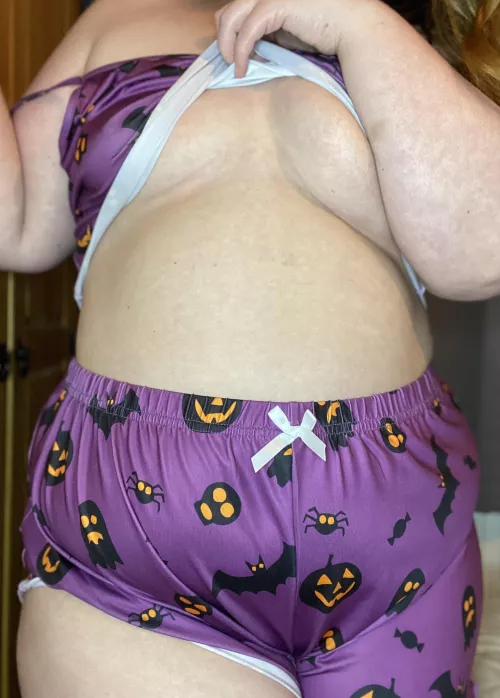 Had breakfast yet? 😏 by harritoyou_x