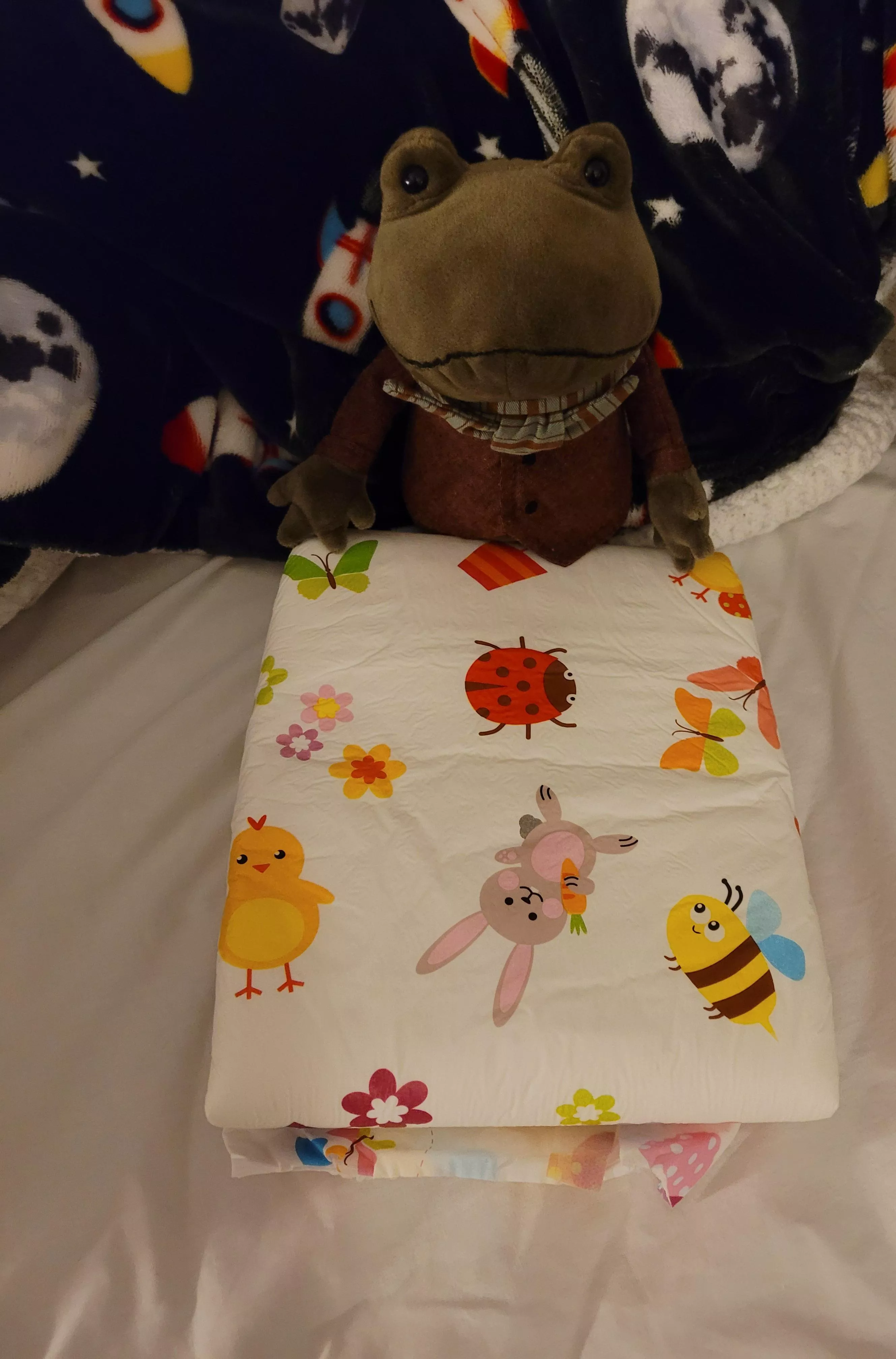 Had some help picking out my diaper! posted by Scaredypants711