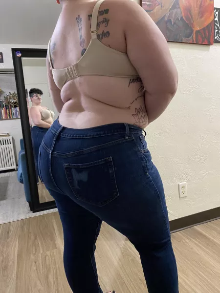 Had to jump into em 👀✨🍑 (OC) by [deleted]