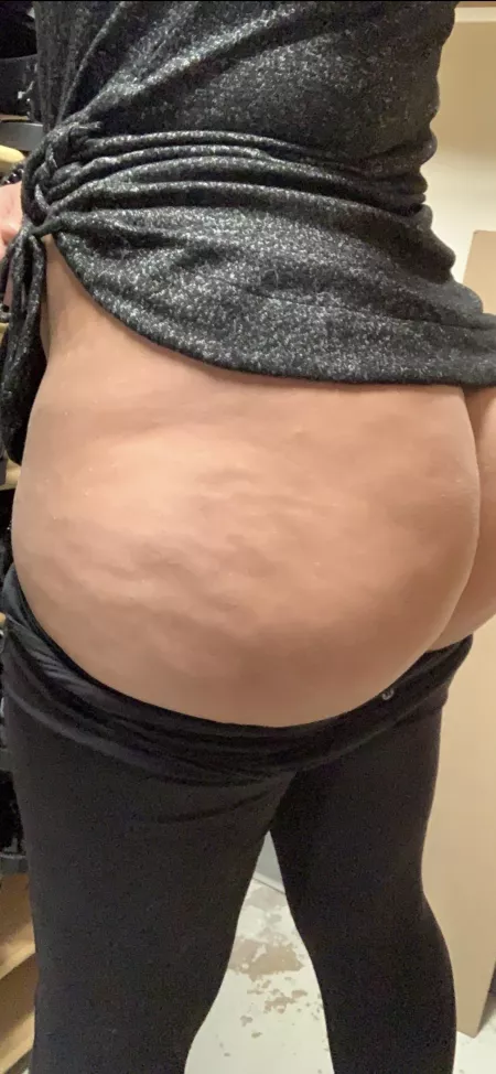 Had to pull em down at a men’s clothing warehouse 😛🍑 by sweetlazydazy