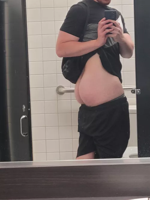 had to take this quick, there were three people in the locker room! by mr_dadbod8