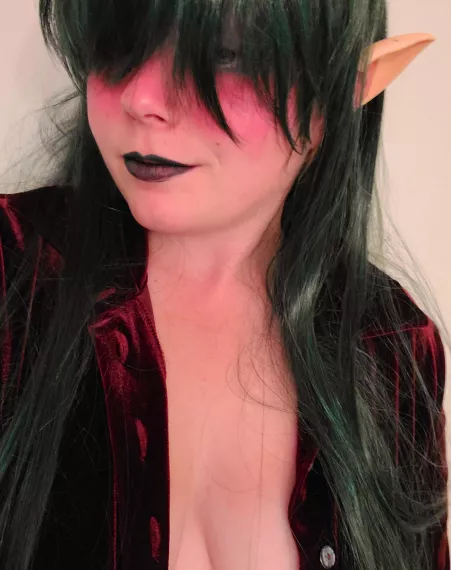 Had too much to drink at the Tavern, will one of you strong warriors take me home? [F] by ruleofthree88