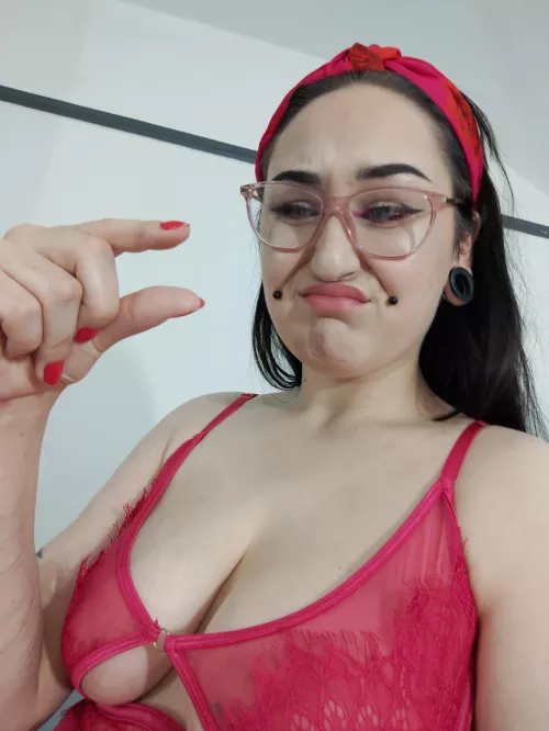 Haha! Ew! You don't deserve pussy with a tiny shrimp dick like that 🤣 I only fuck real men with big girthy cocks to stretch Me out & make Me feel full to the brim 😈 you'll only ever be a cuckold..... wanking between your index finger and thum by paynephi