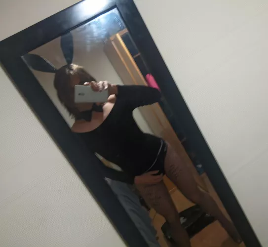 Hai 👯‍♀️🐰 by notuuwu