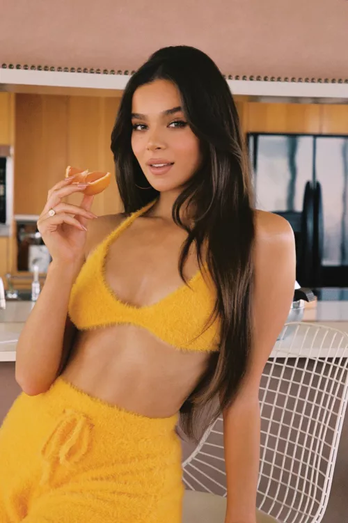 Hailee Steinfeld by yunaX2
