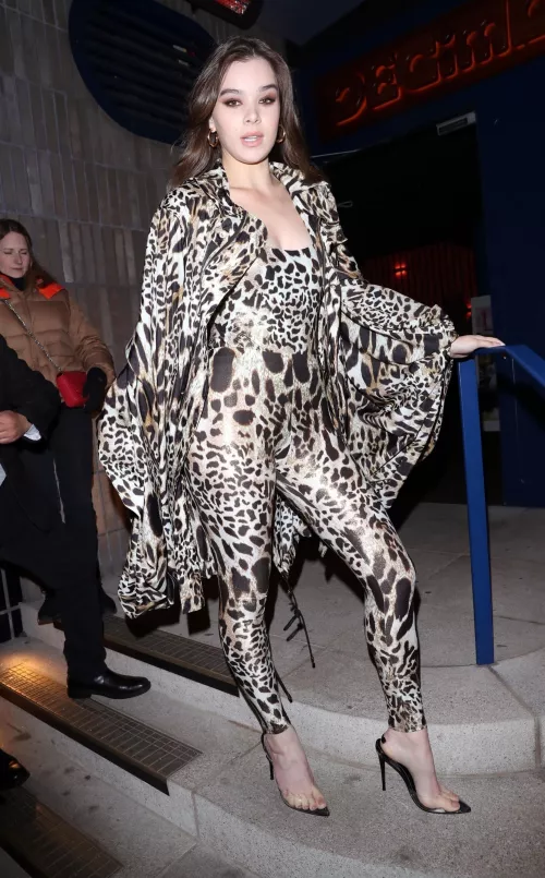 Hailee Steinfeld by Doug_Rudy99