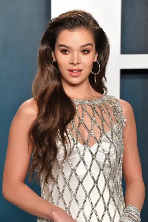 Hailee Steinfeld is ethereal by thisisaburner2369