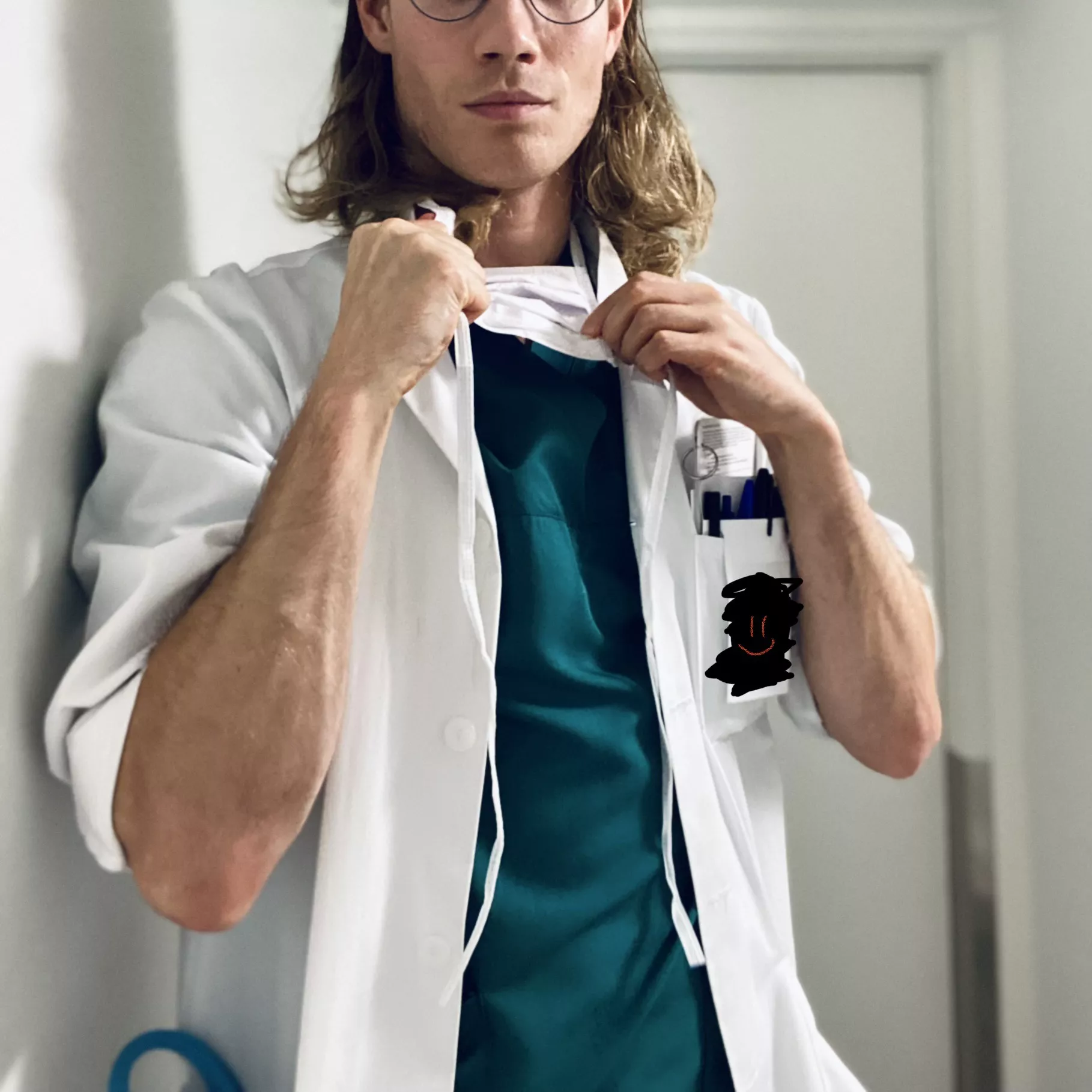 Hair tied and mask on, I doubt you'd recognize me... posted by Klaud-J