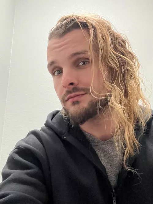 Hairs in a mess by VitaminBandD