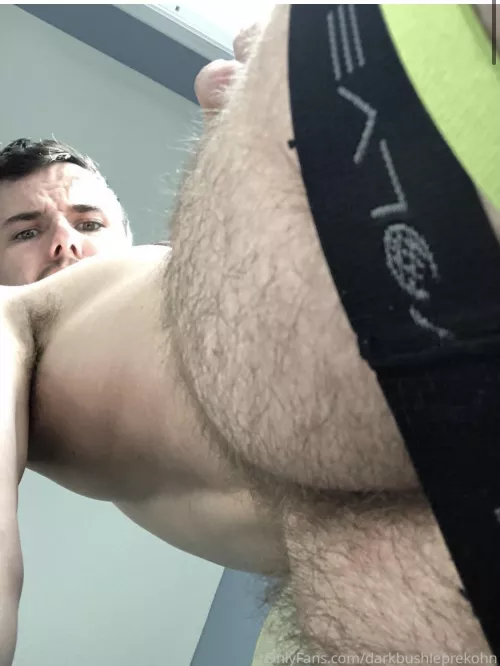 Hairy booty. by trentadric