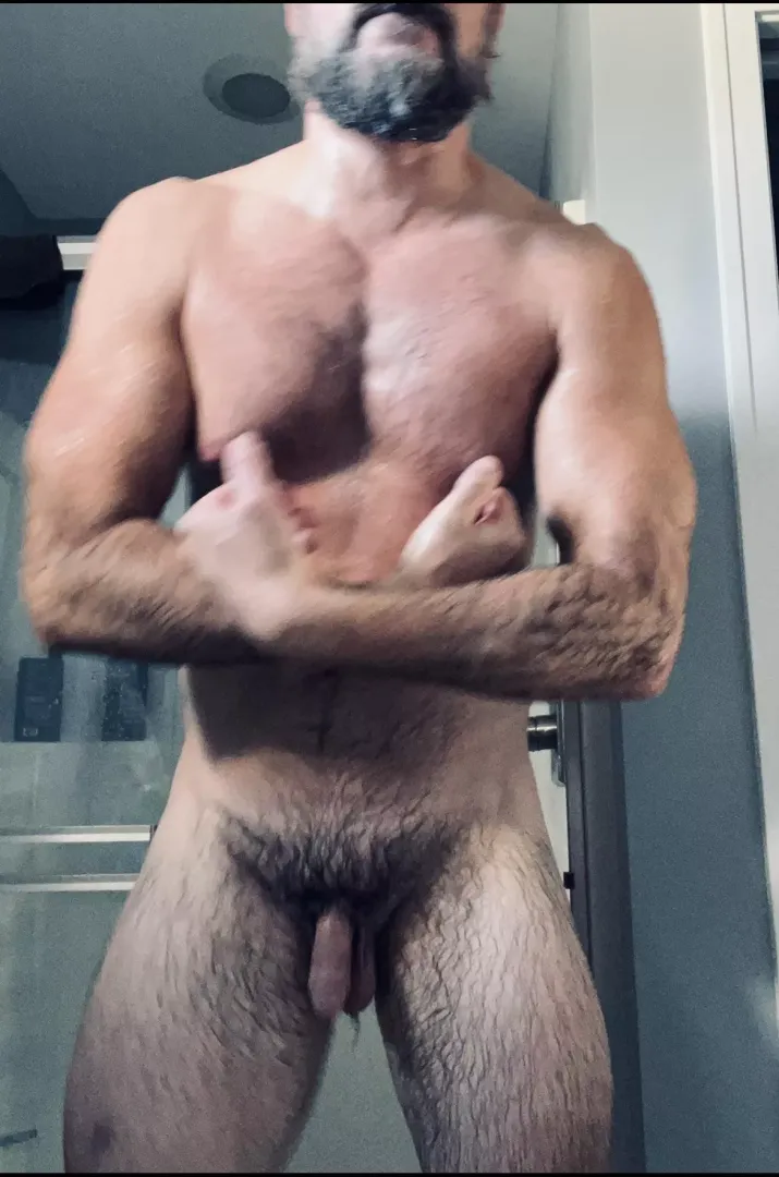 Hairy down south posted by ManMuscleGut