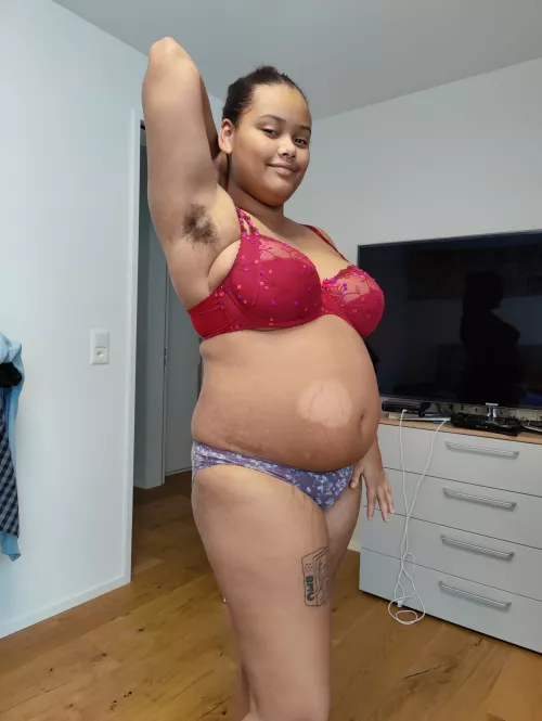 hairy or shaved😋 by curvypotchi