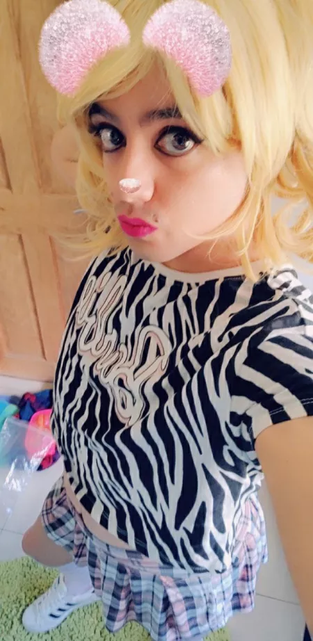 Half Asian sissy bitch here by Sissysneakers69