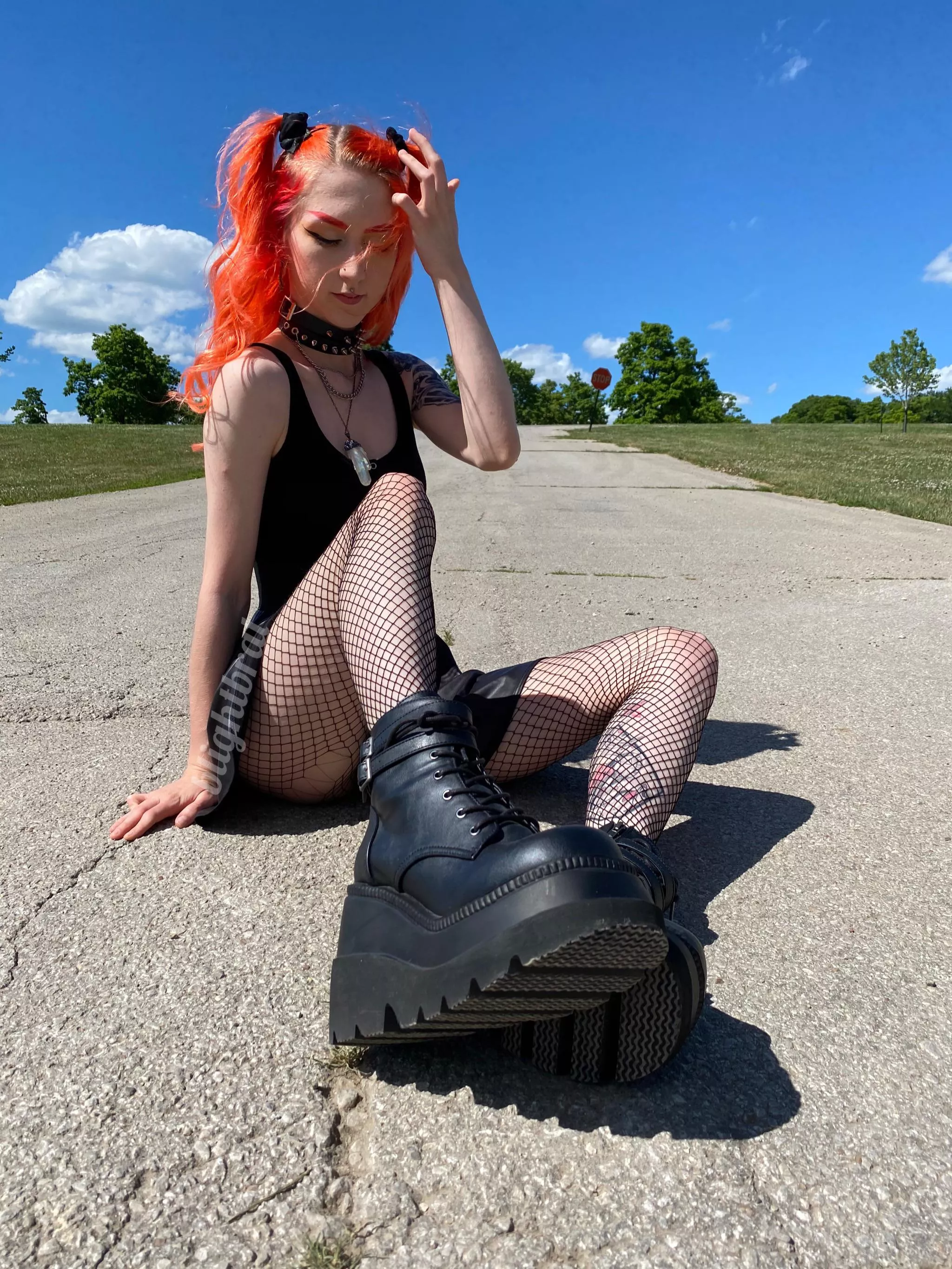 half up pigtails are my favorite in the summer 😝🥳 posted by blightbrat