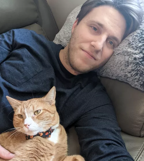 Halloween boy 😺🎃 by Cokeachodeee